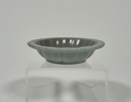 longquan chrysanthemum dish ming