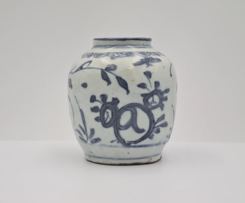 Ming Wanli lidded jar