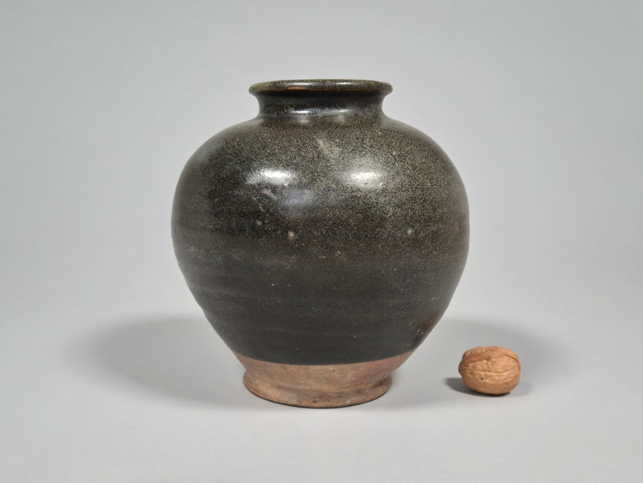 brown jar tang dynasty