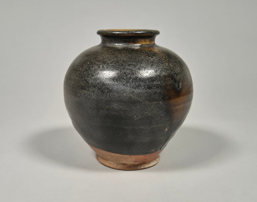 brown jar tang dynasty