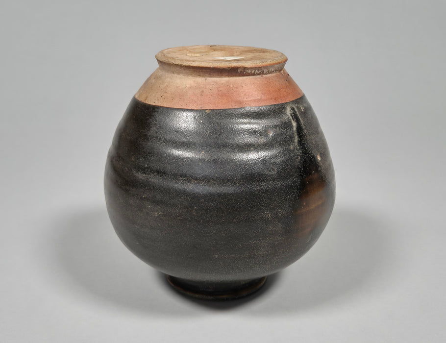 brown jar tang dynasty