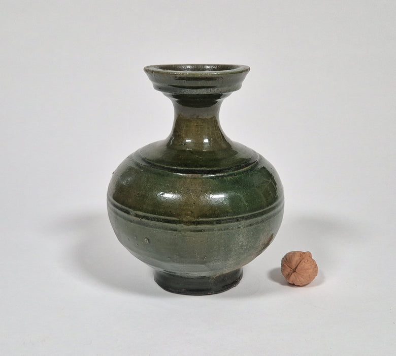 green lead glazed hu vase han dynasty