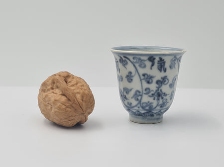 blue and white cup ming dynasty