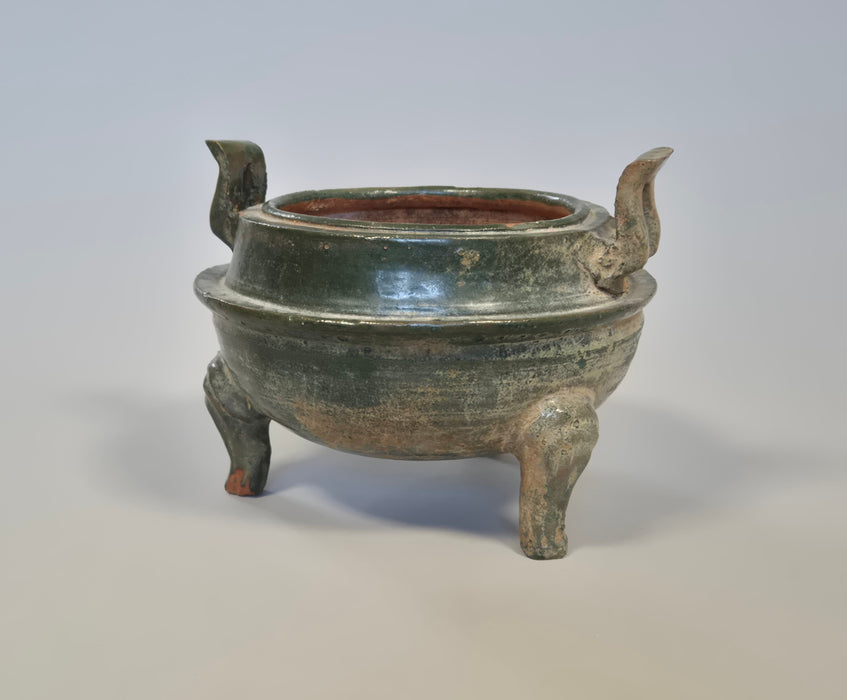 tripod vessel han dynasty