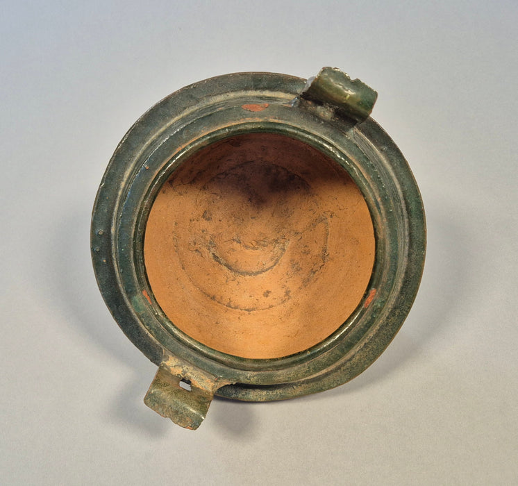 tripod vessel han dynasty