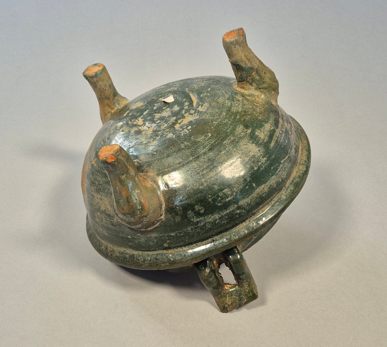 tripod vessel han dynasty