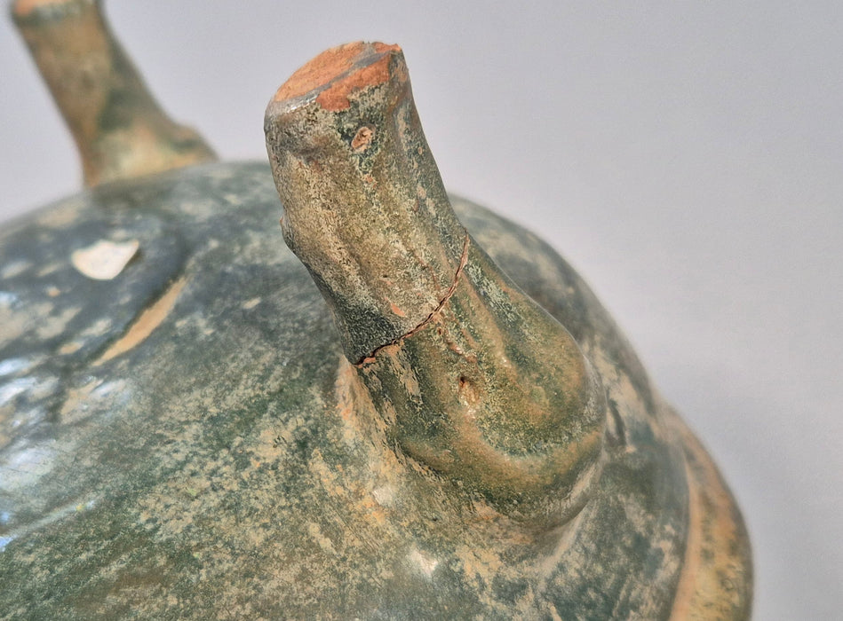 tripod vessel han dynasty