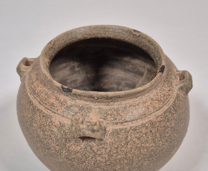 yue jar jin dynasty