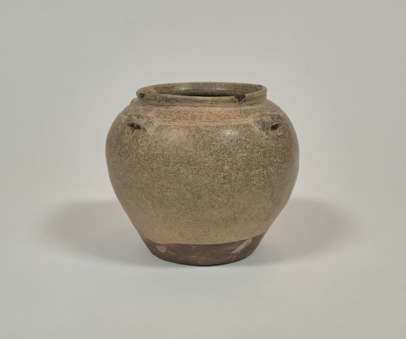 yue jar jin dynasty