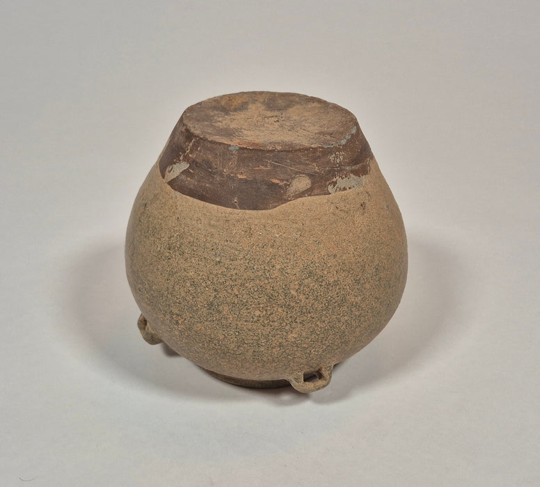 yue jar jin dynasty