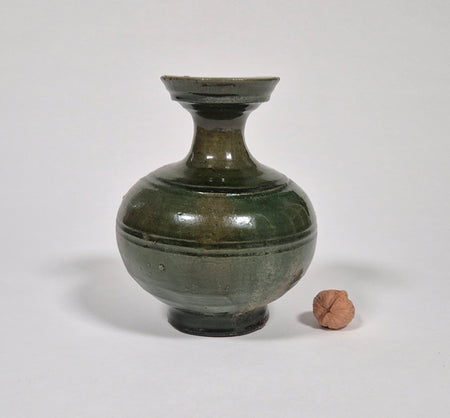 green hu vase han dynasty