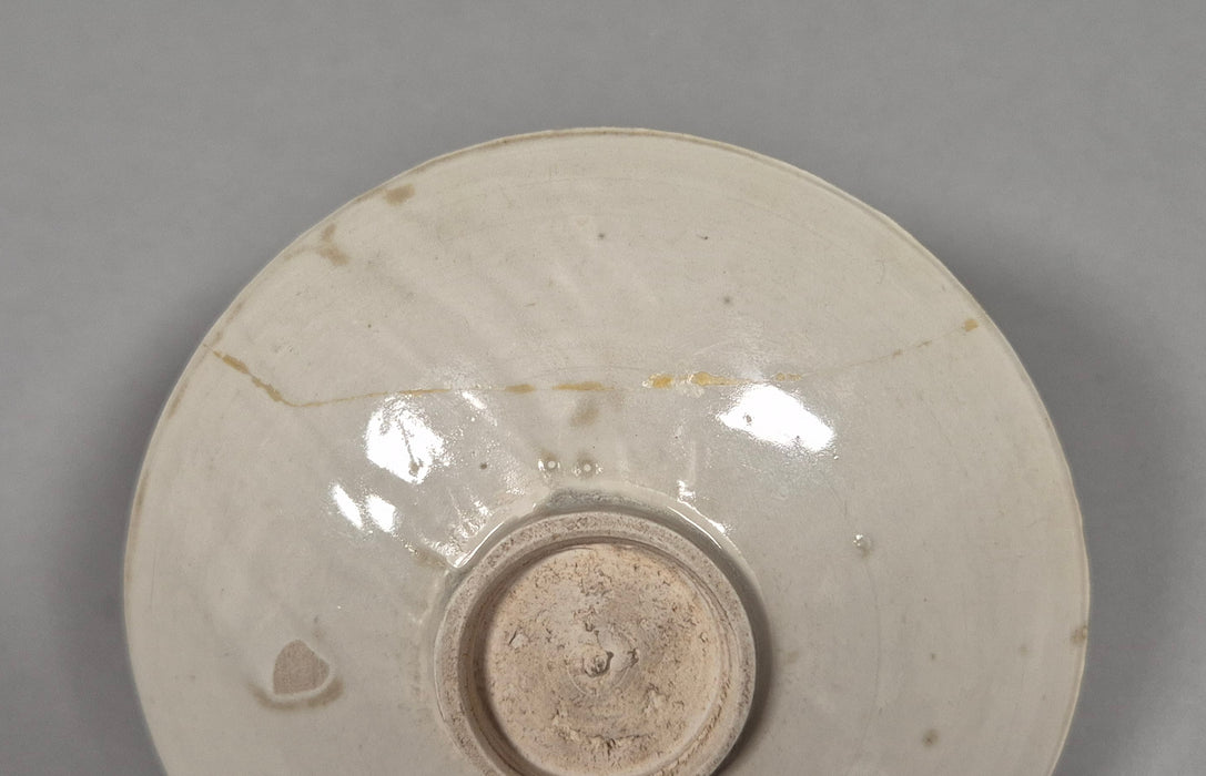 houzhou moulded dish jin dynasty