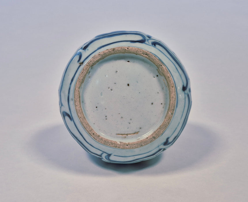 ming kraak bottle vase wanli