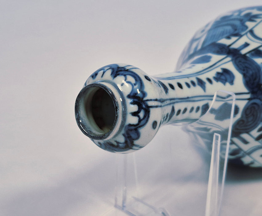 ming kraak bottle vase wanli