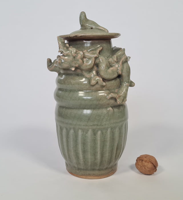 A rare Longquan celadon dragon jar and cover – Southern Song Dynasty