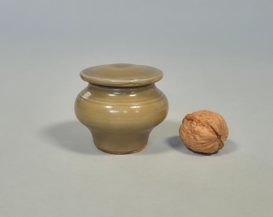 longquan jar and cover yuan dynasty