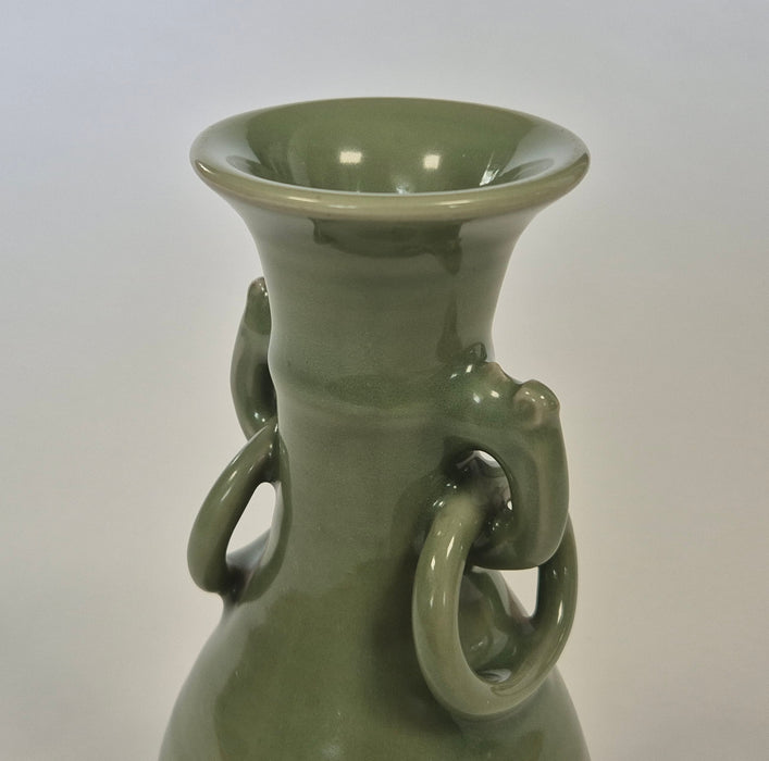 longquan celadon vase yuan dynasty