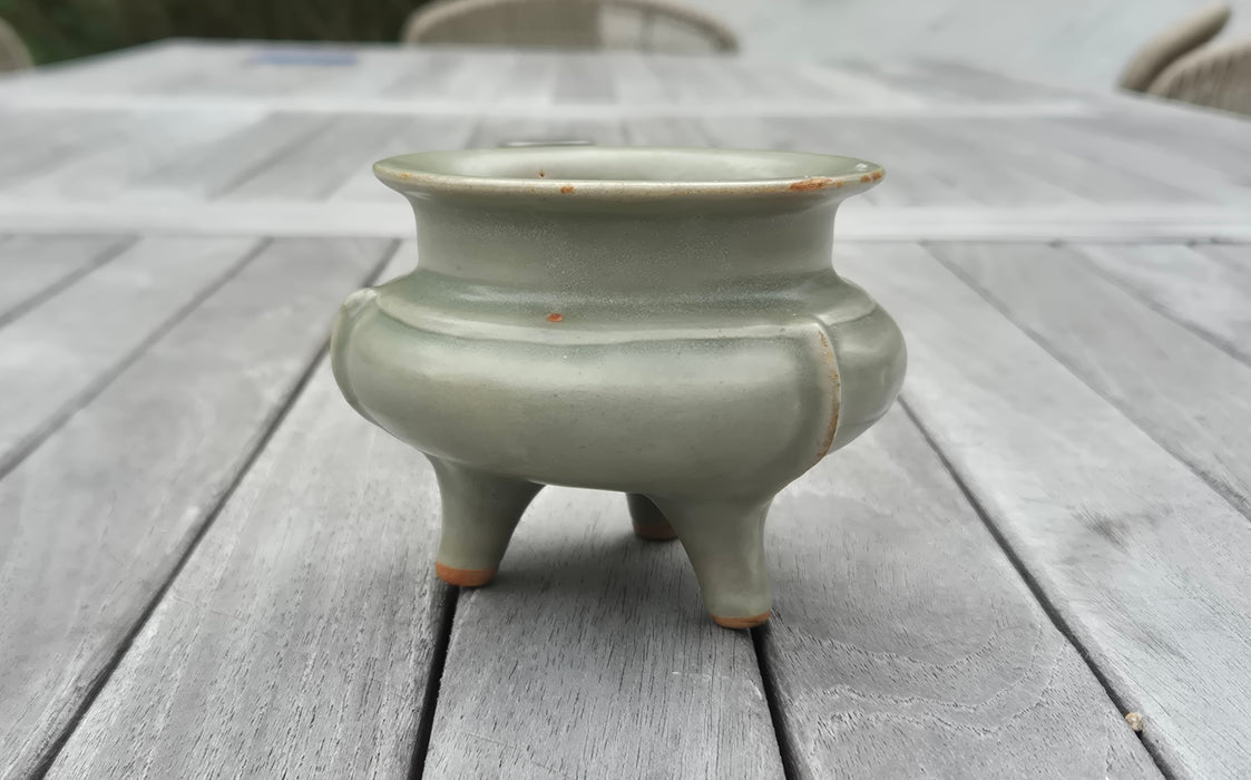 longquan tripod censer southern song yuan