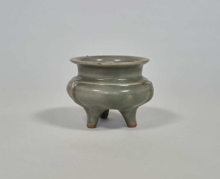 longquan tripod censer southern song yuan