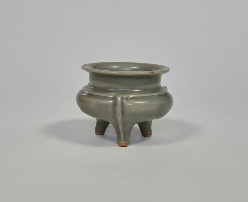 longquan tripod censer southern song yuan