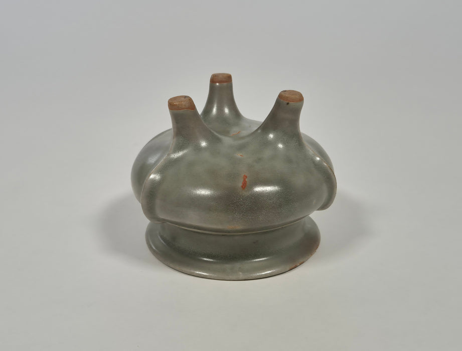 longquan tripod censer southern song yuan
