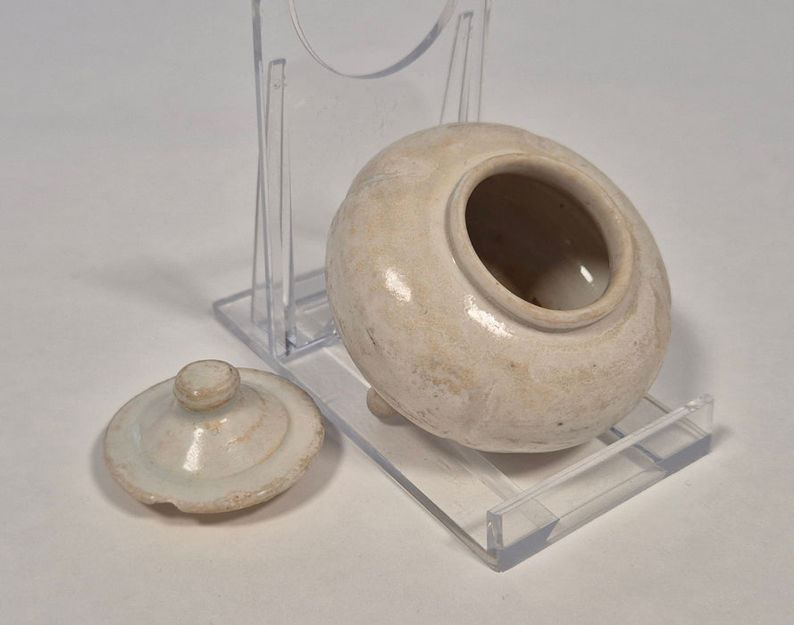 white tripod water pot tang dynasty