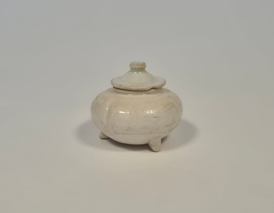 white tripod water pot tang dynasty