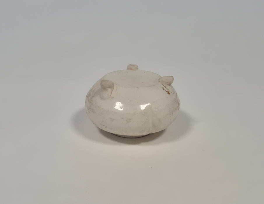 white tripod water pot tang dynasty