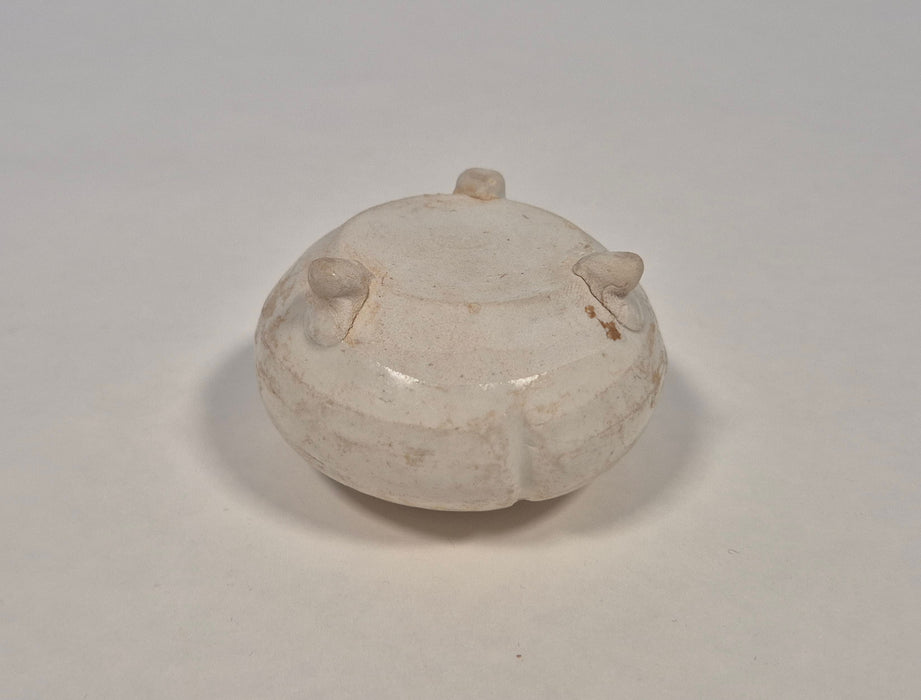 white tripod water pot tang dynasty