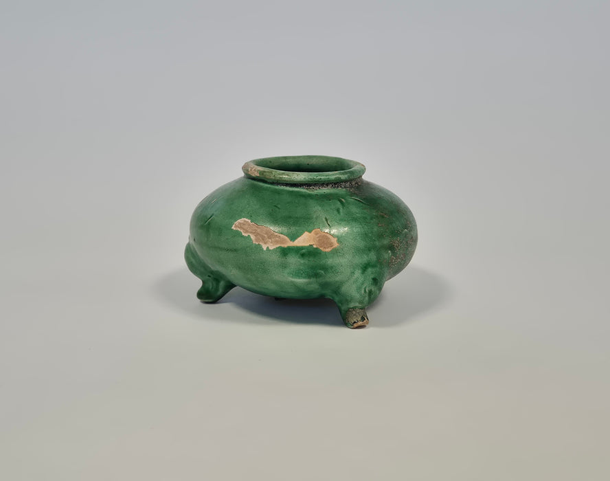 green tripod water pot xing tang dynasty