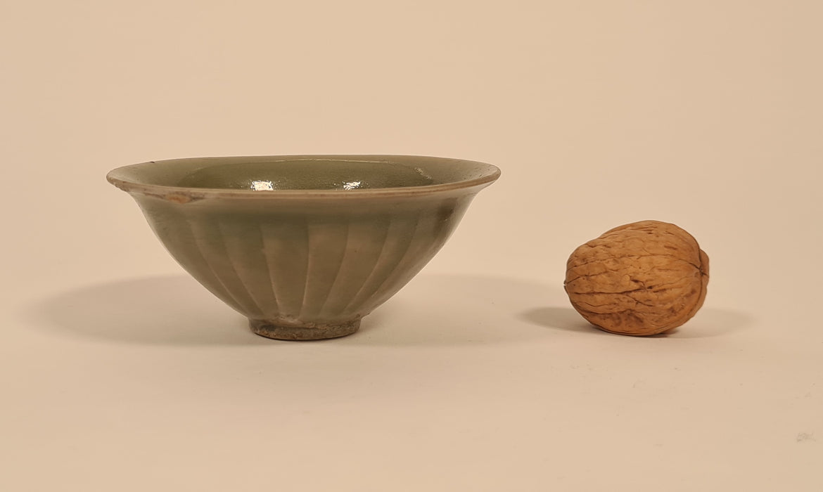 yaozhou chrysanthemum bowl